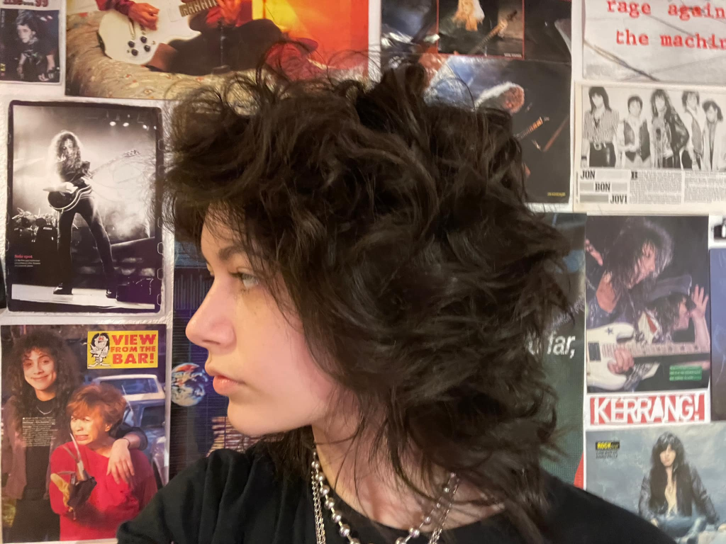 Soft, wearable haircut with shape and balance